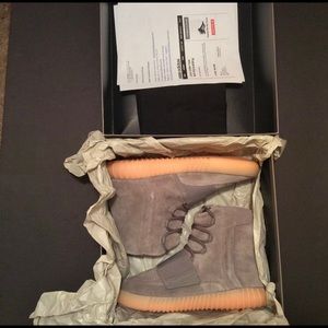 Adidas Yeezy Boost 750
